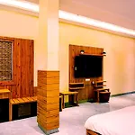 Hotel Cresent - Near Assi Ghat
