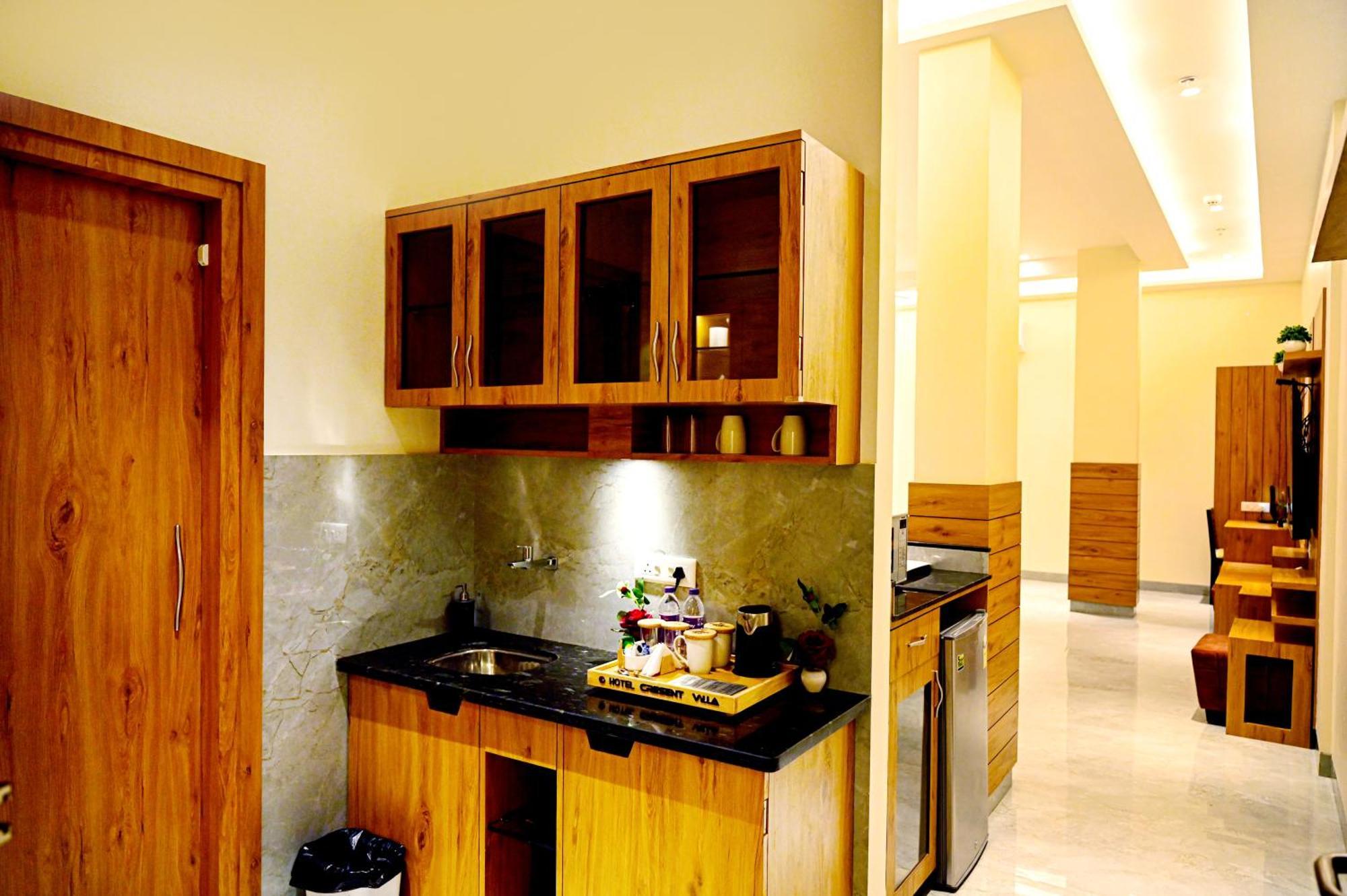 Hotel Cresent - Near Assi Ghat 3*