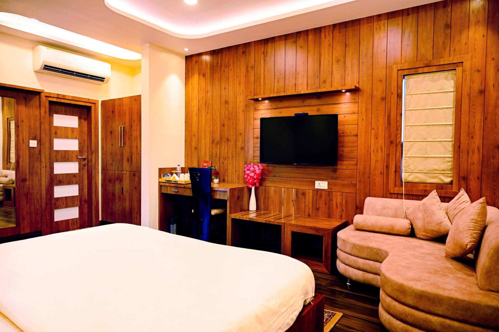Hotel Cresent - Near Assi Ghat