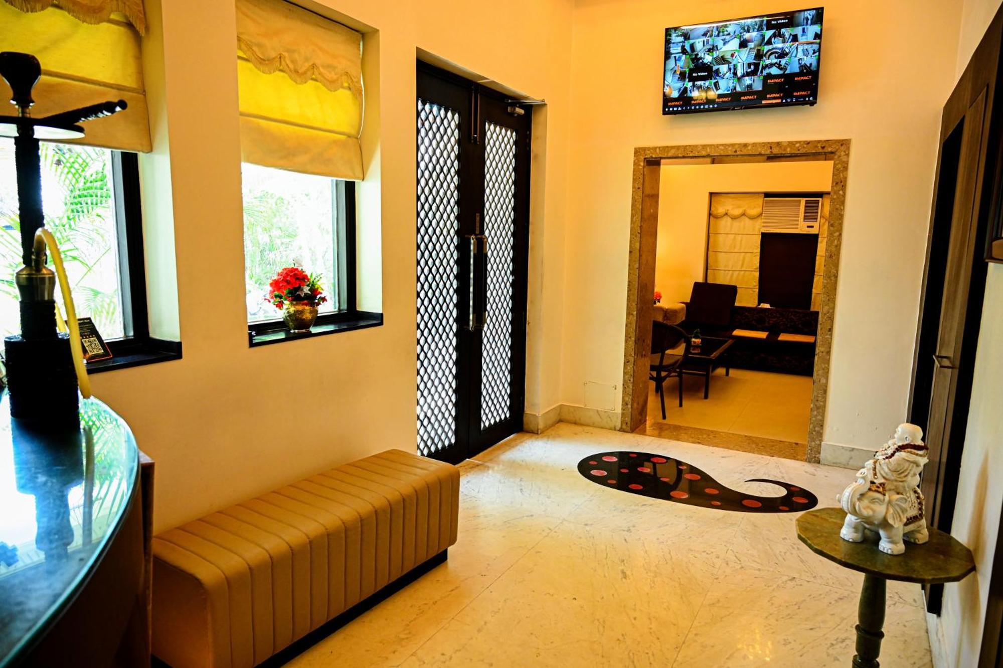 Hotel Cresent - Near Assi Ghat 3*