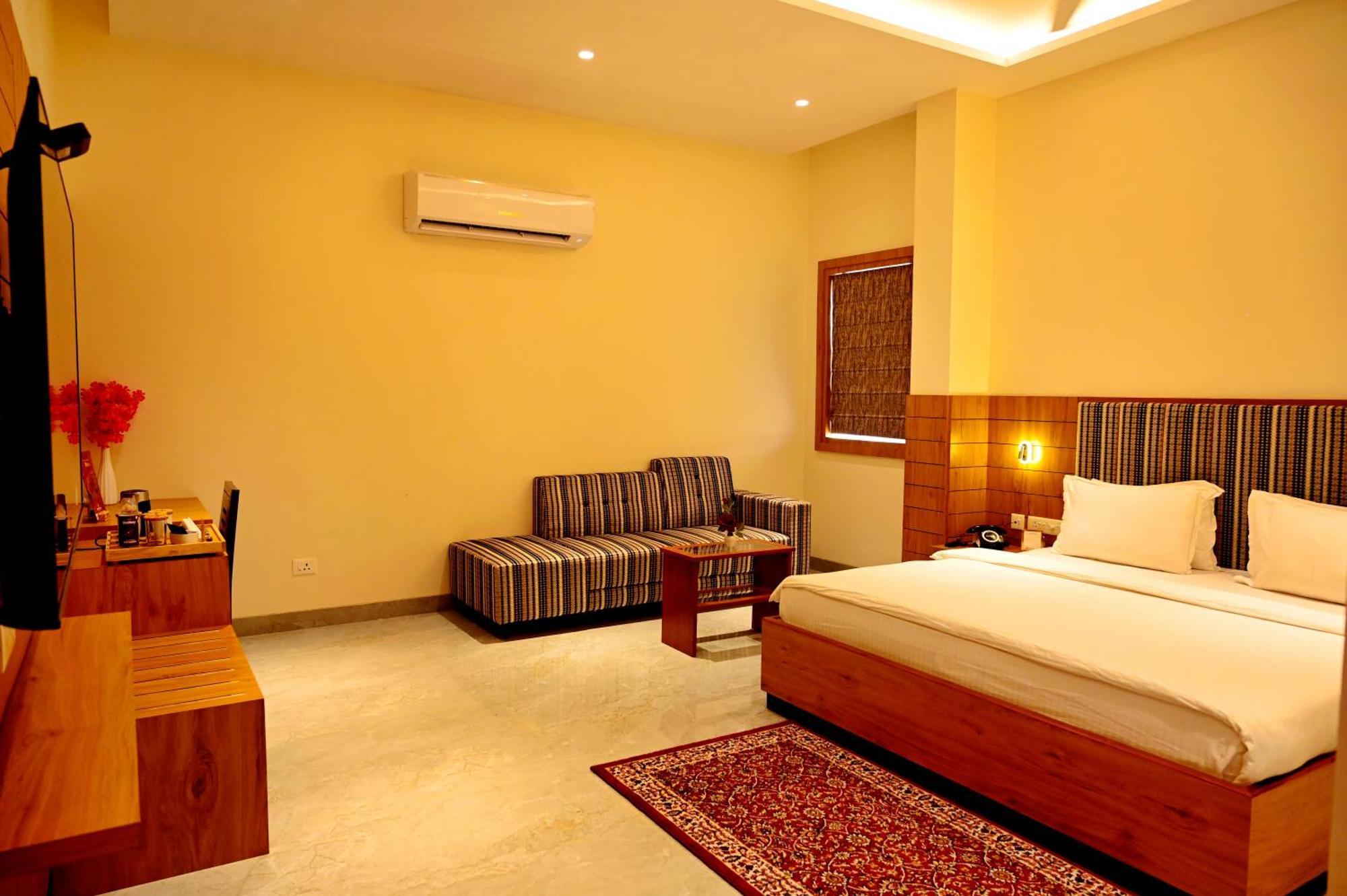 Hotel Cresent - Near Assi Ghat Varanasi
