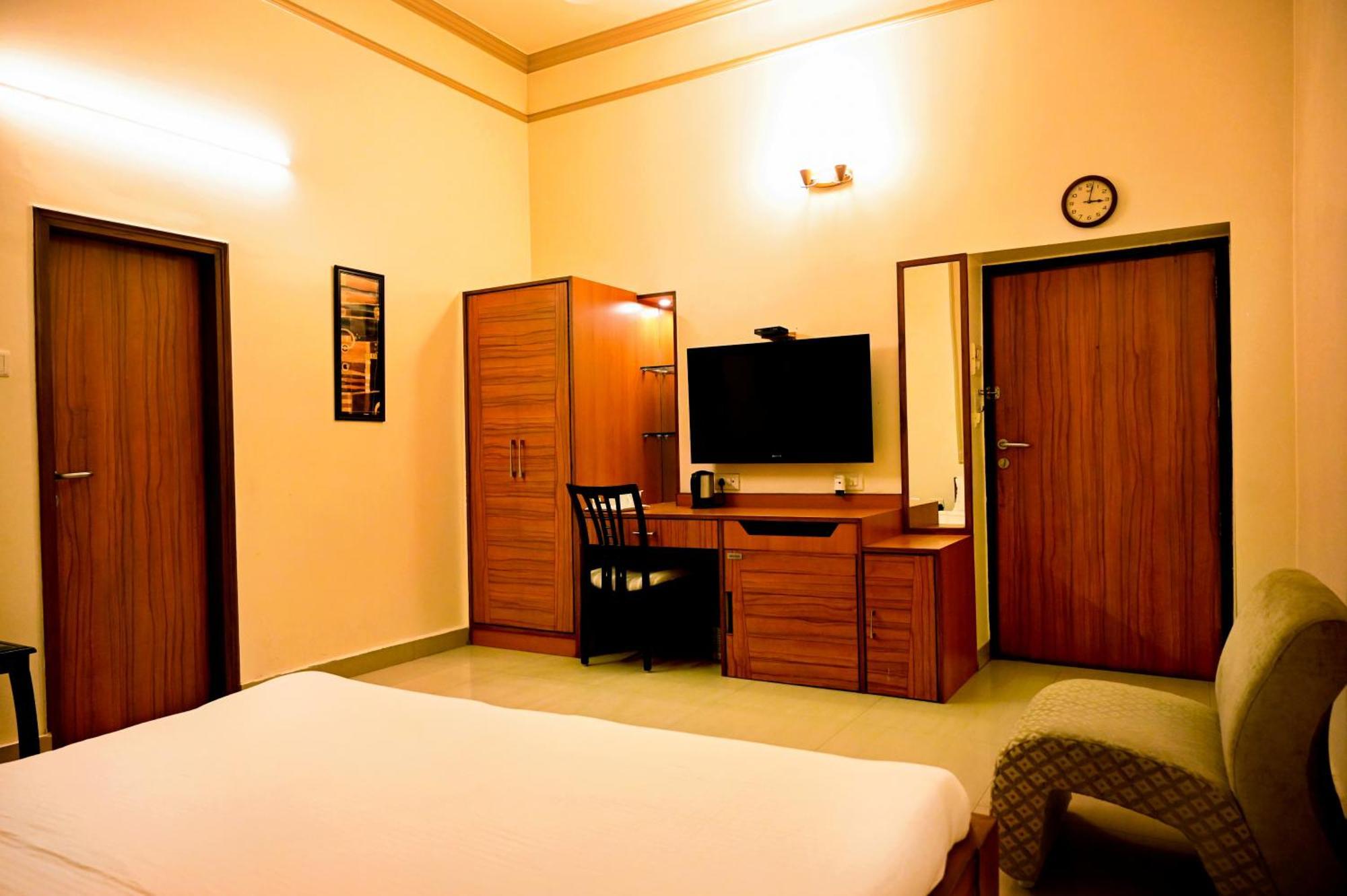 Cresent - Near Assi Ghat 3*