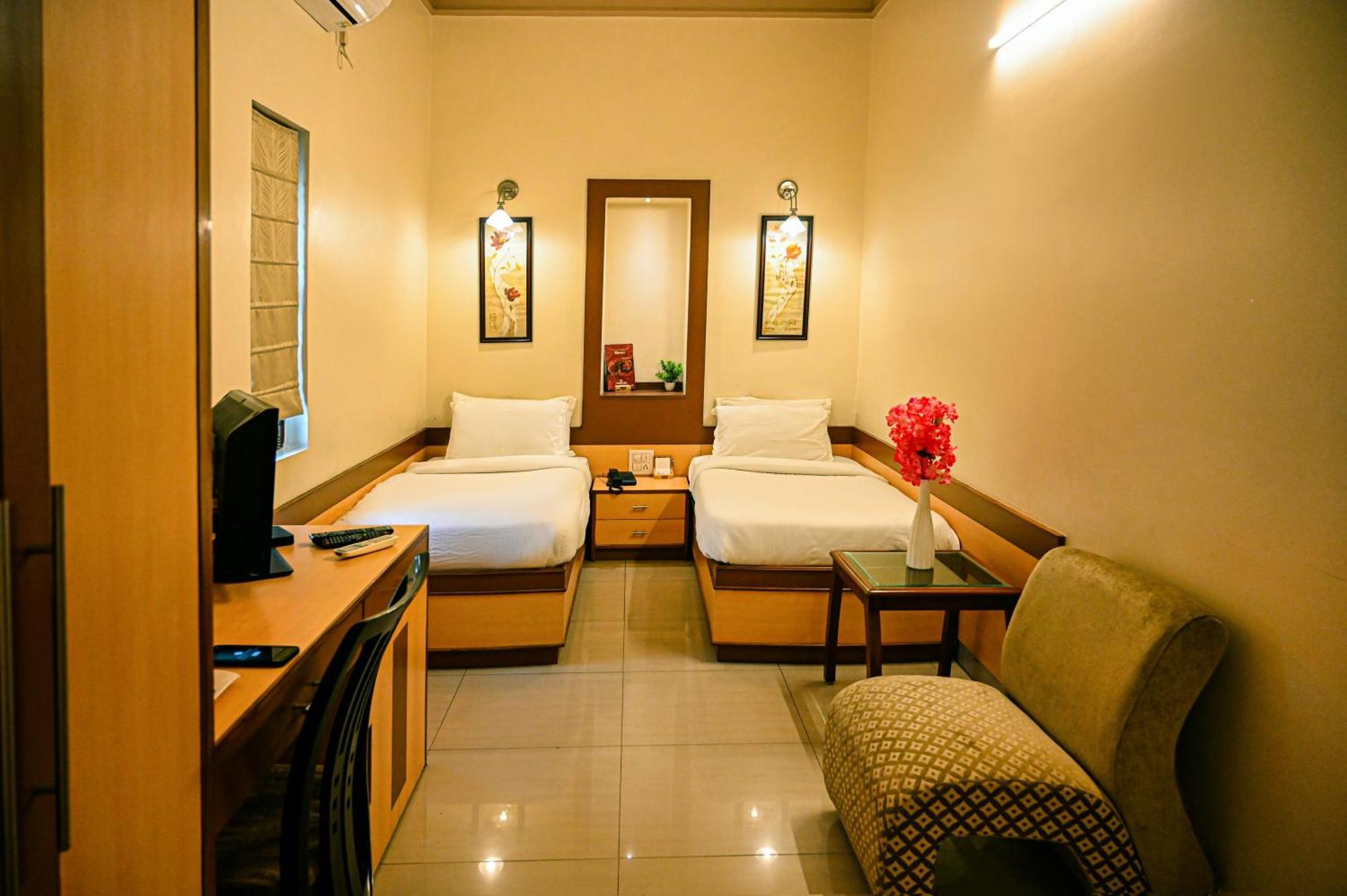 Cresent - Near Assi Ghat Hotel 3*
