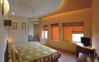Cresent - Near Assi Ghat Hotel 3*